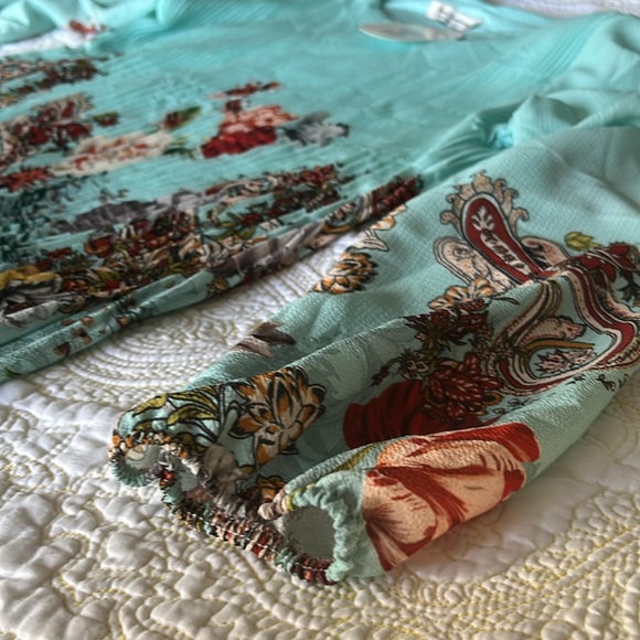 Italian Made Ladies Blouse - Picture 3 of 6